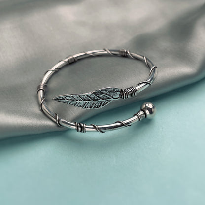 Promising Silver Leaf Bracelet