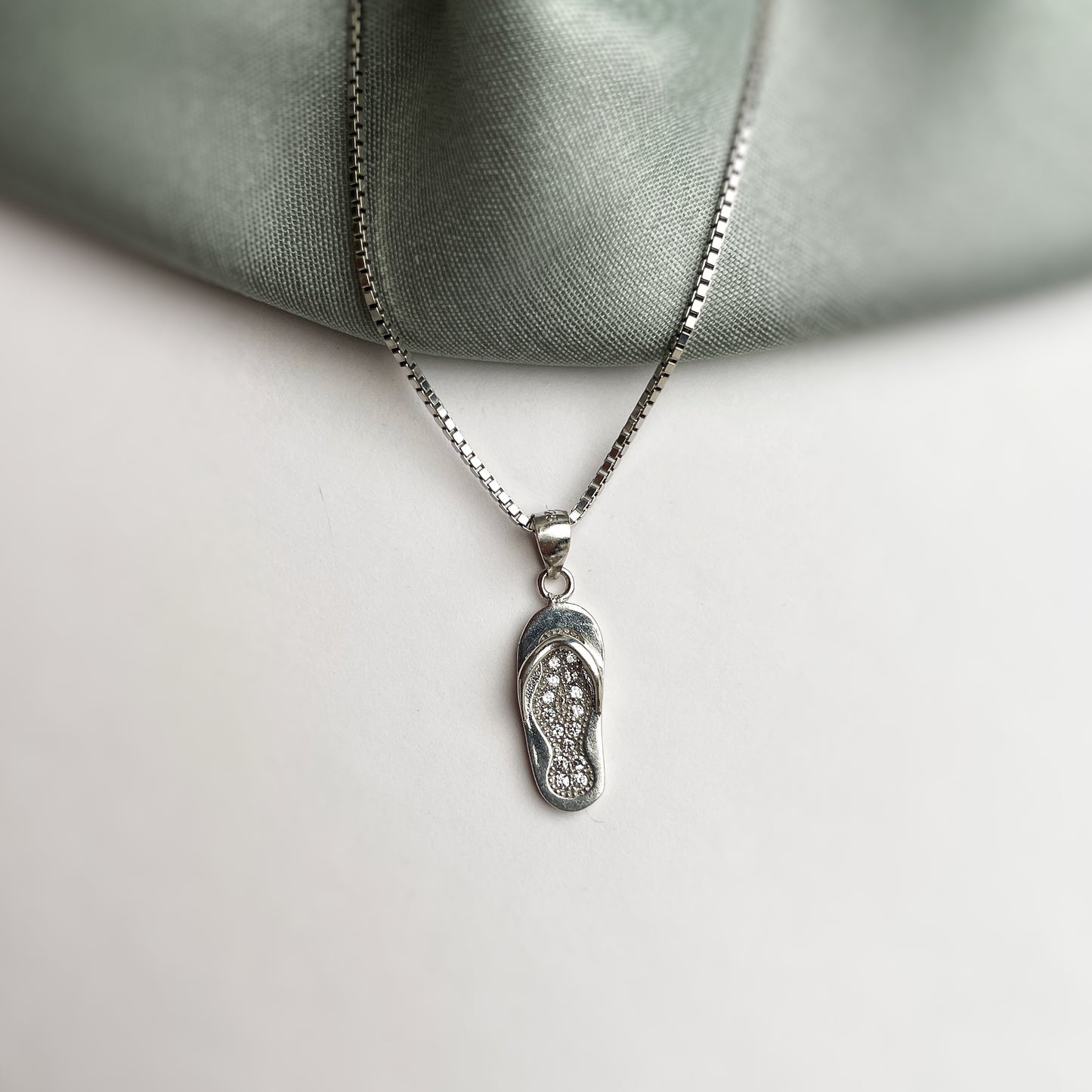 Dreamy Sleeper Silver Necklace