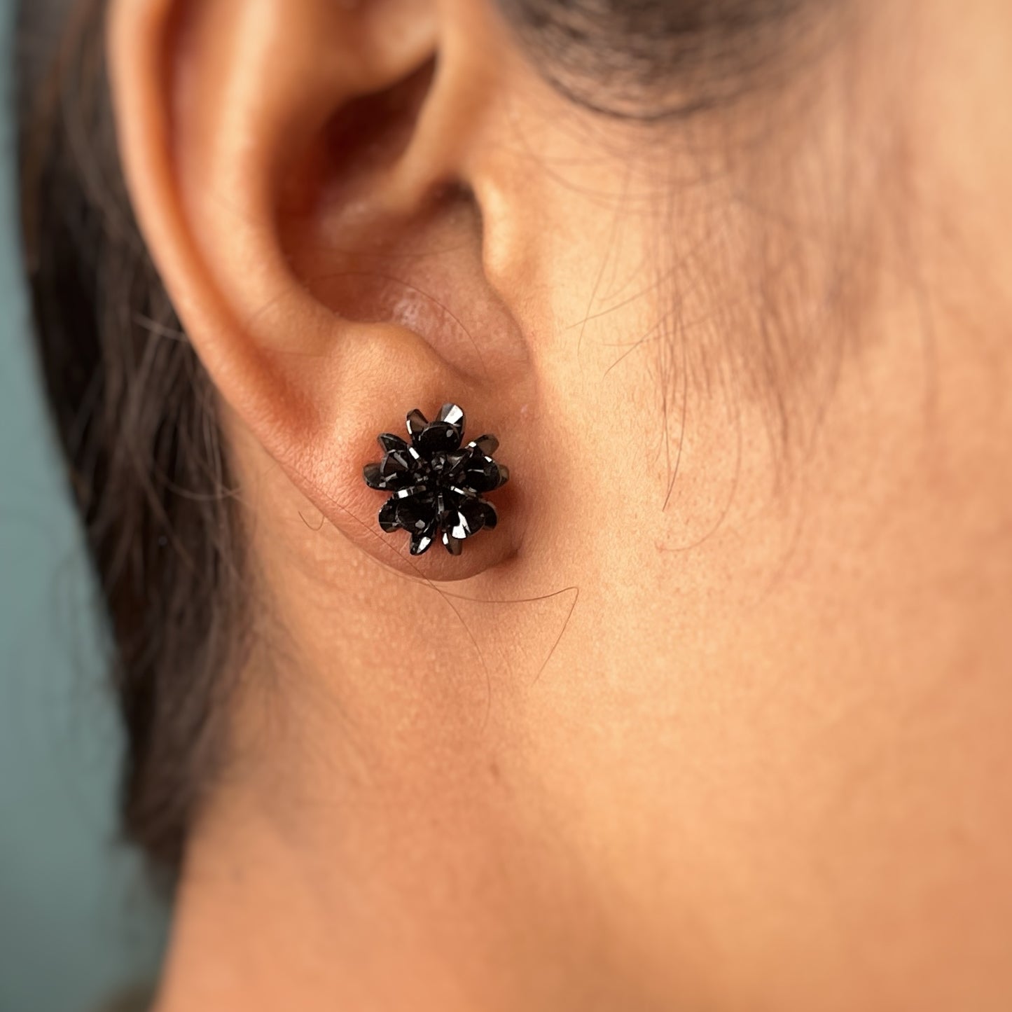 Black Nucleus Stud