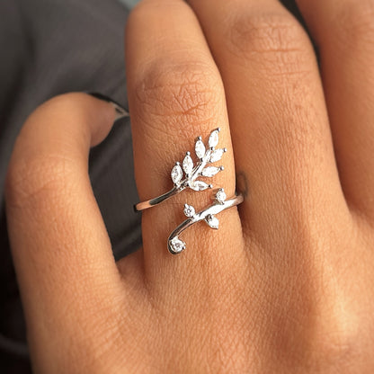 Leafy Luxe Band Ring