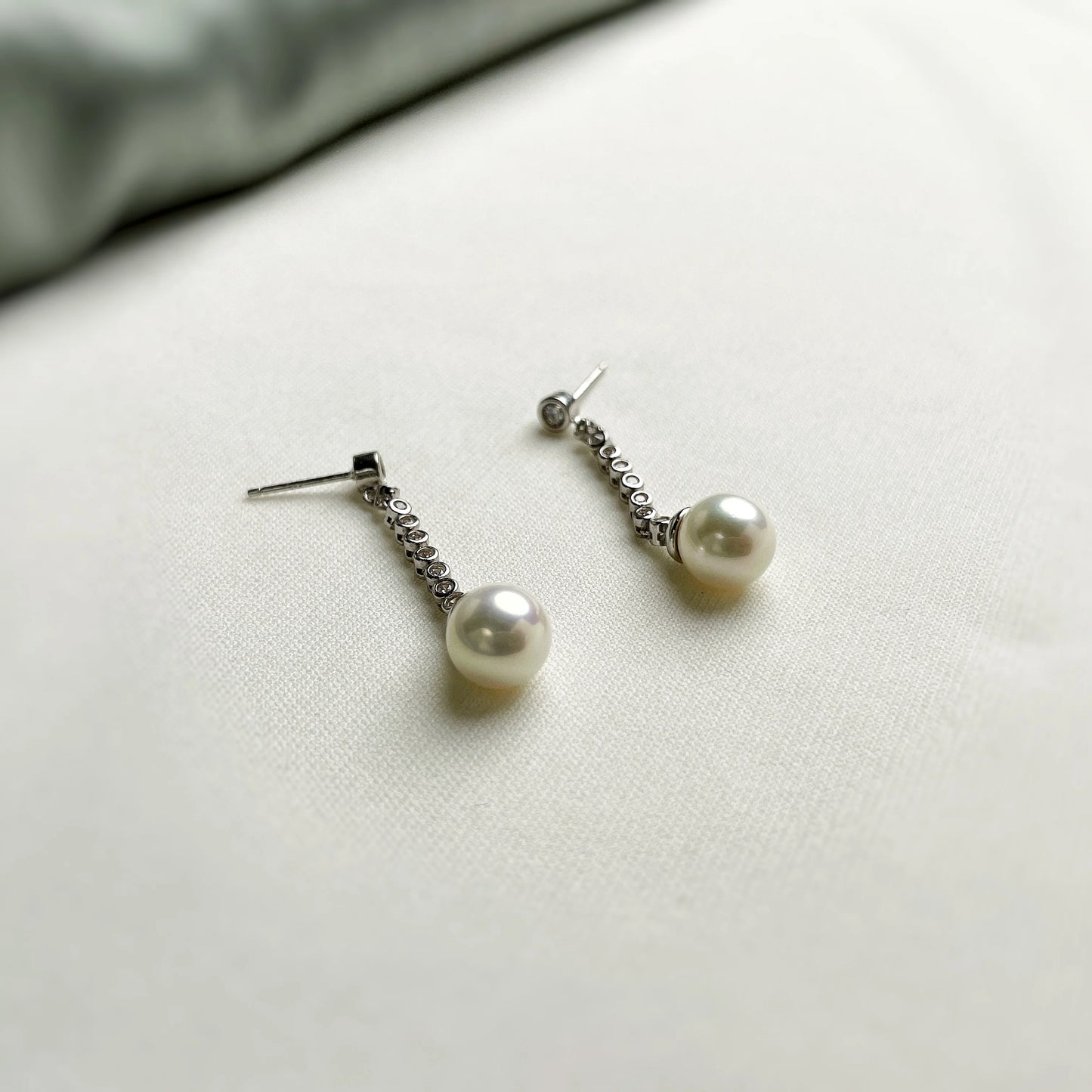 Silver Hazel Pearl Studs