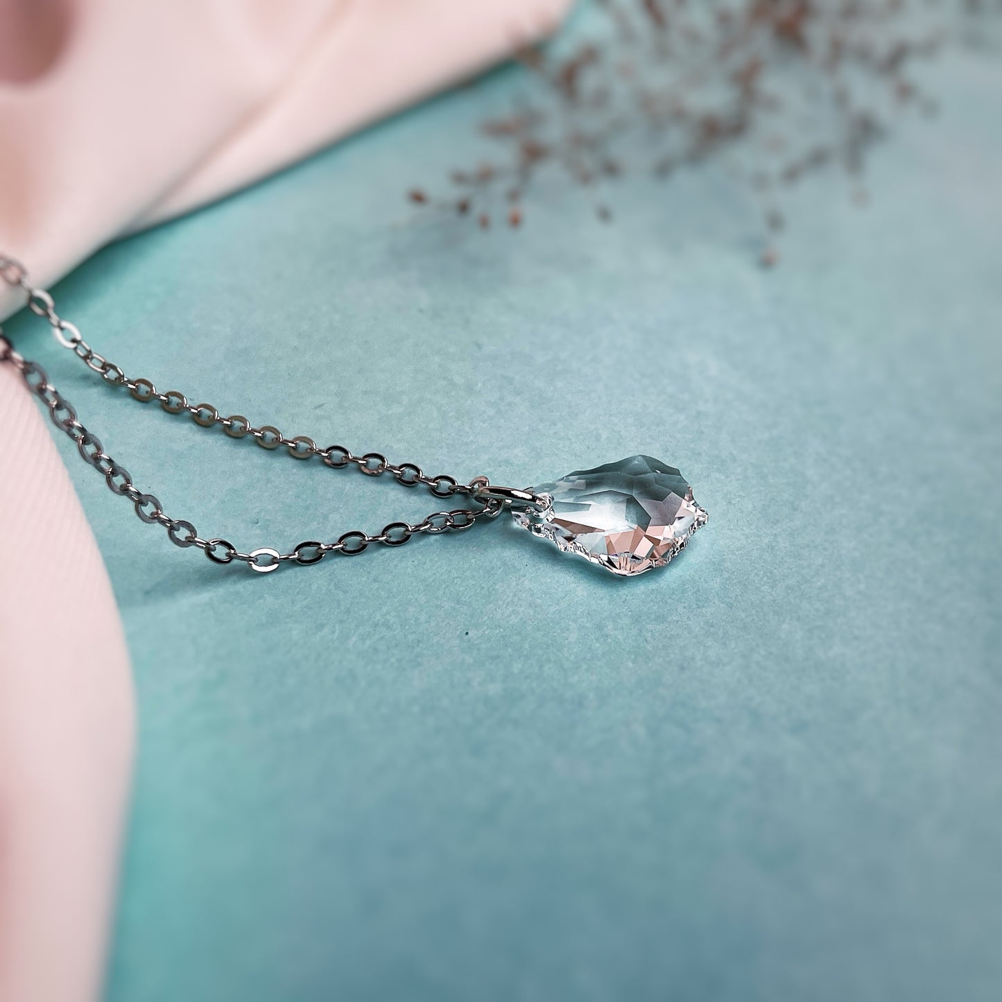 Sleek Serenity Necklace