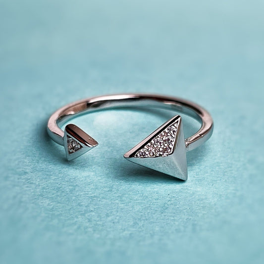 Triangle Trance Ring