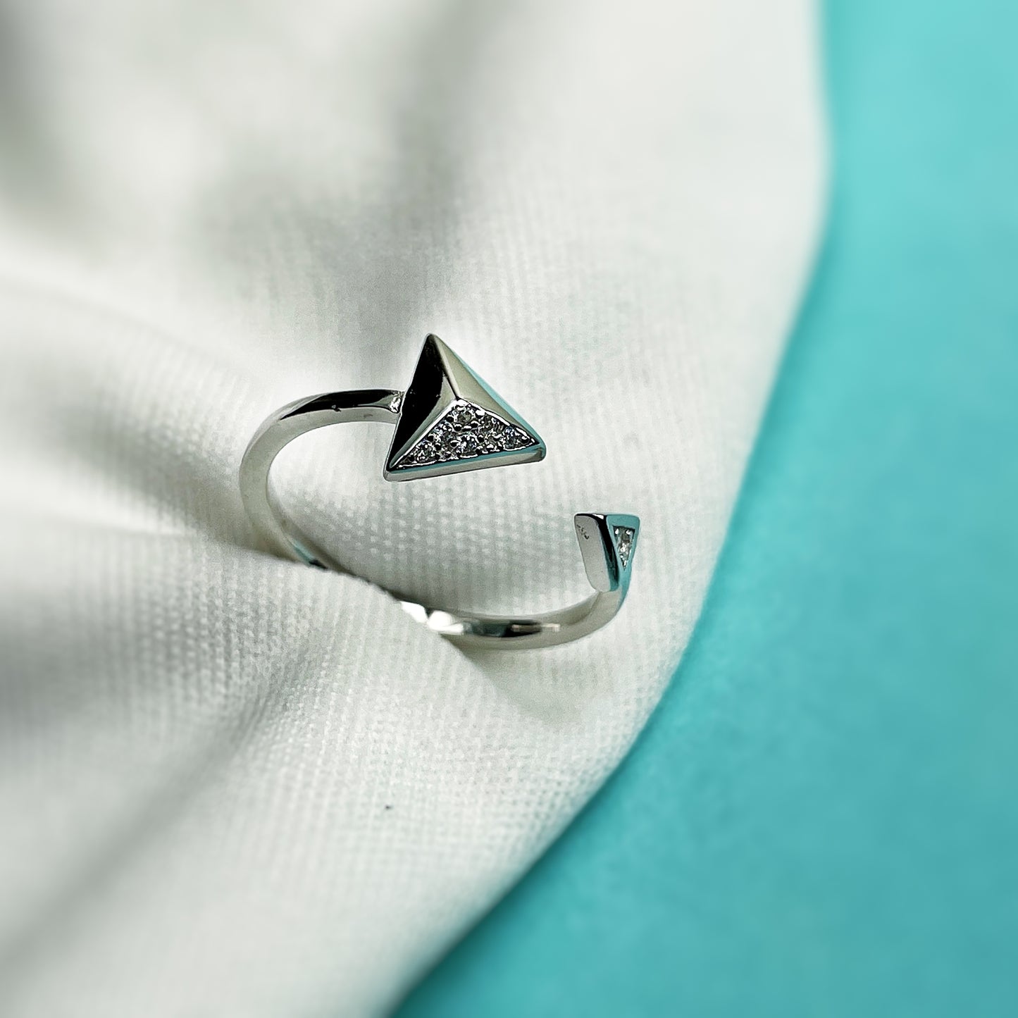 Triangle Trance Ring