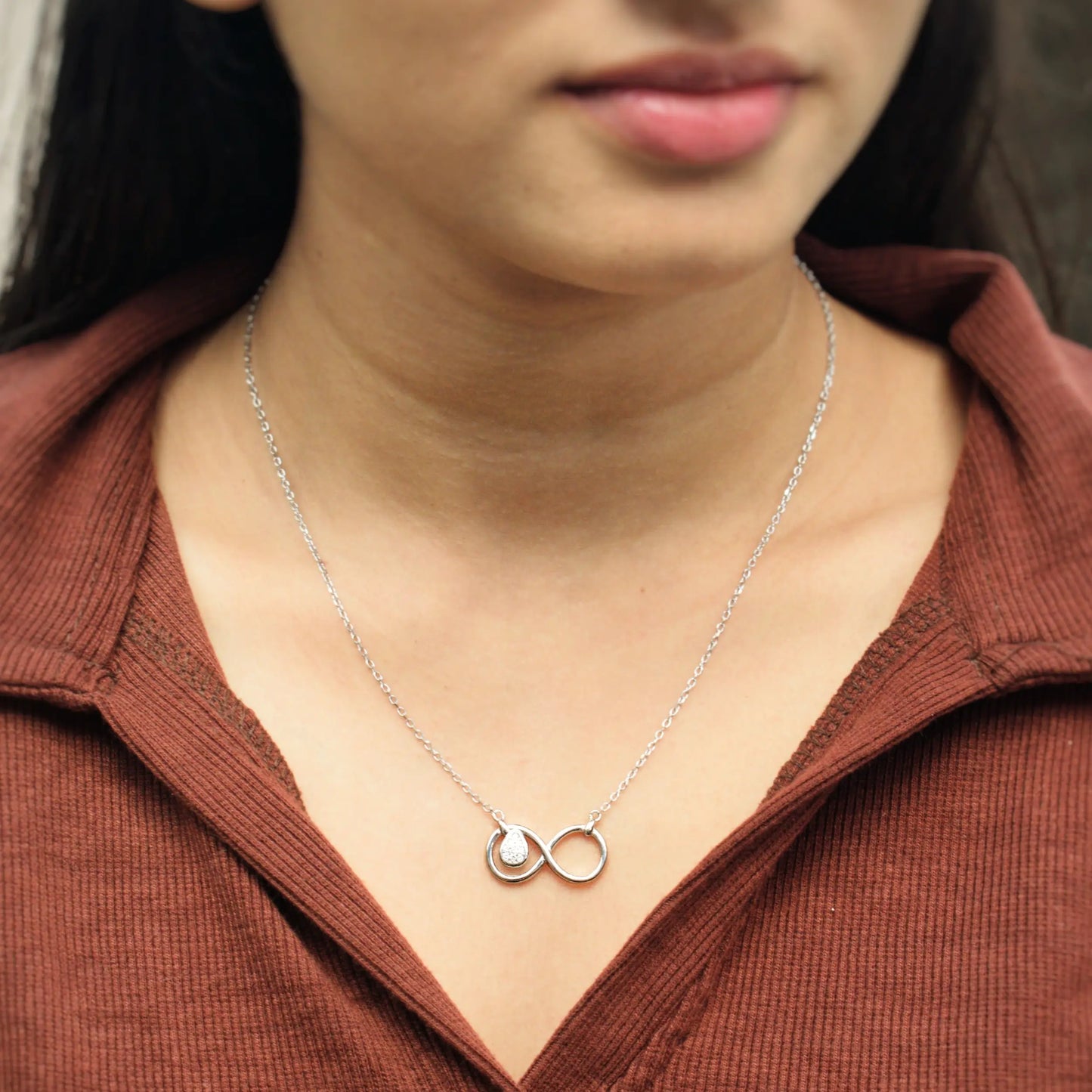 Silver drop infinitely necklace